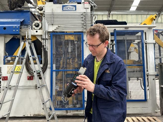 服務質量萬里行∣泉工德國策尼特公司服務經(jīng)理回訪山西老客戶