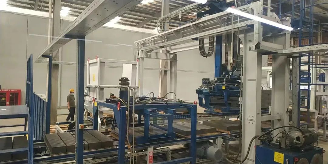 現(xiàn)場直擊丨ZN1200S全自動生態(tài)砌塊生產(chǎn)線進入試生產(chǎn)階段，助力疫情后華中市政建設(shè)全速發(fā)展