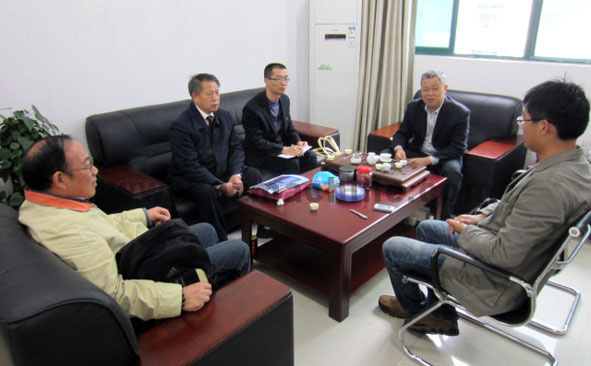 校企合作，共克難題