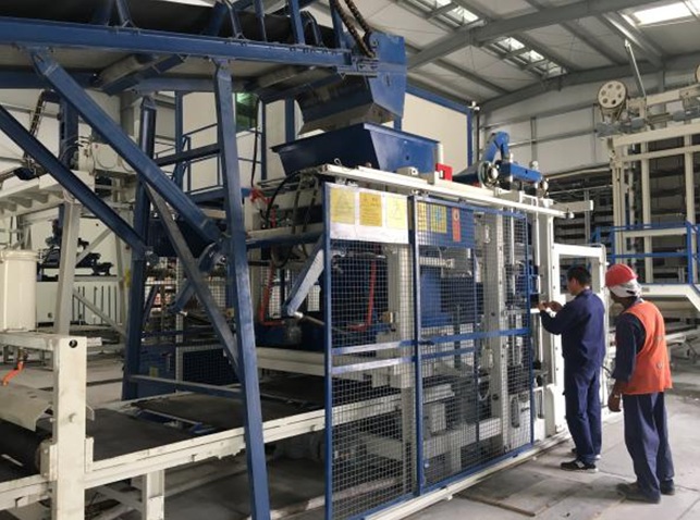 閃耀一帶一路！巴林王國老客戶再購泉工磚機(jī)全線！