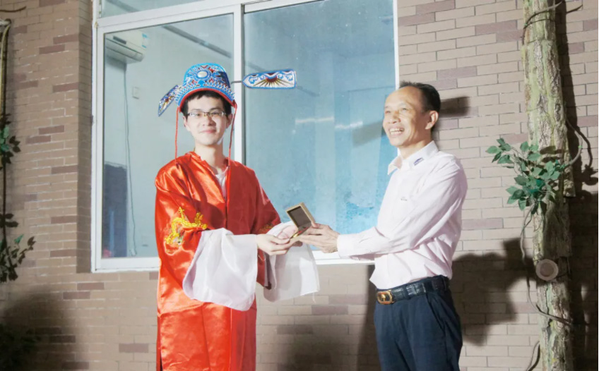 黨建進(jìn)行時(shí)：“泉心全意，工力同心”博餅活動(dòng)凝聚人心，和諧友愛！