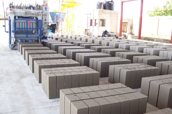 坦桑尼亞_Zenith 940移動(dòng)式實(shí)心砌塊機(jī)